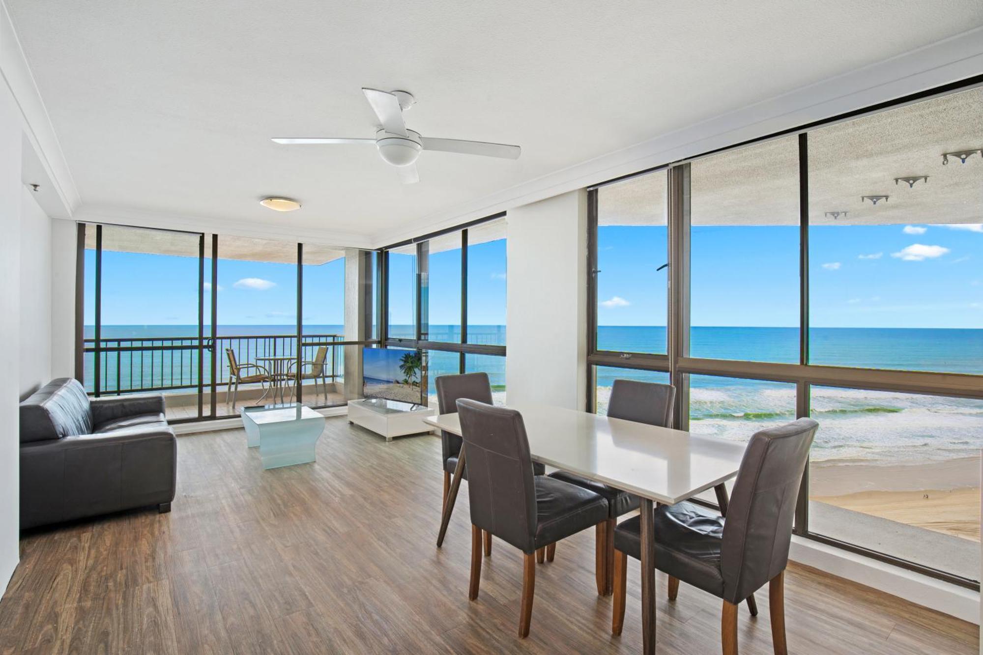 Capricorn One Beachside Holiday Apartments - Official Гоулд Коуст Екстериор снимка