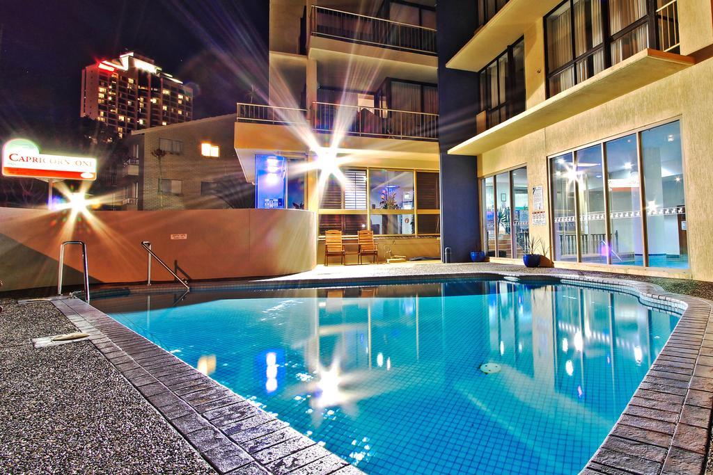 Capricorn One Beachside Holiday Apartments - Official Гоулд Коуст Екстериор снимка