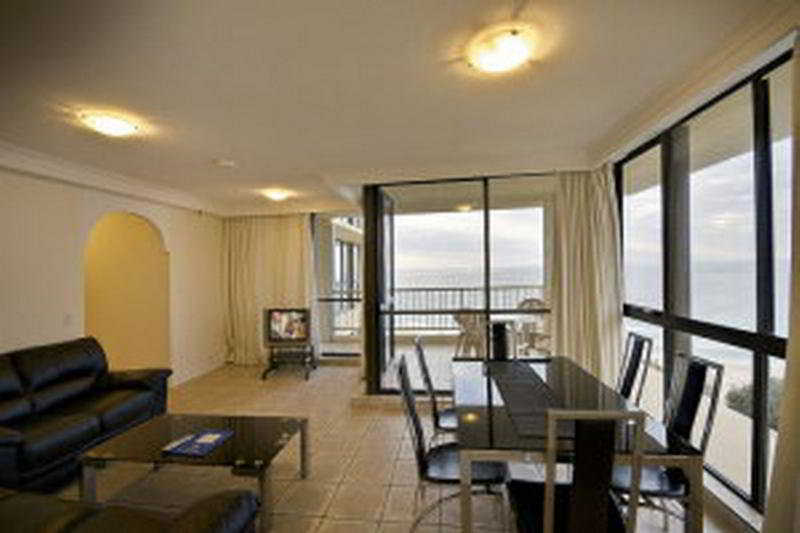 Capricorn One Beachside Holiday Apartments - Official Гоулд Коуст Екстериор снимка