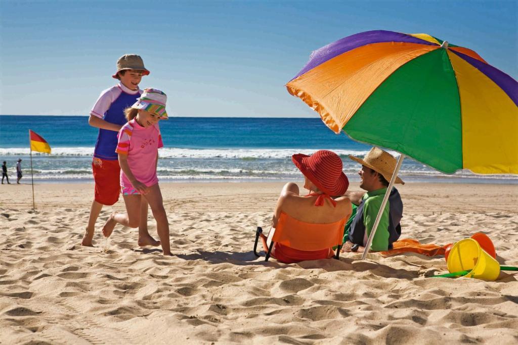 Capricorn One Beachside Holiday Apartments - Official Гоулд Коуст Екстериор снимка