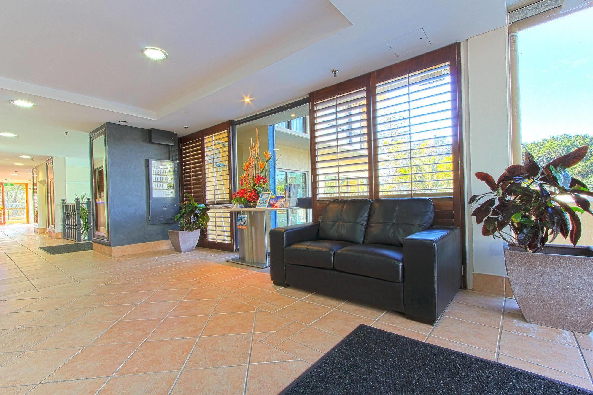 Capricorn One Beachside Holiday Apartments - Official Гоулд Коуст Екстериор снимка