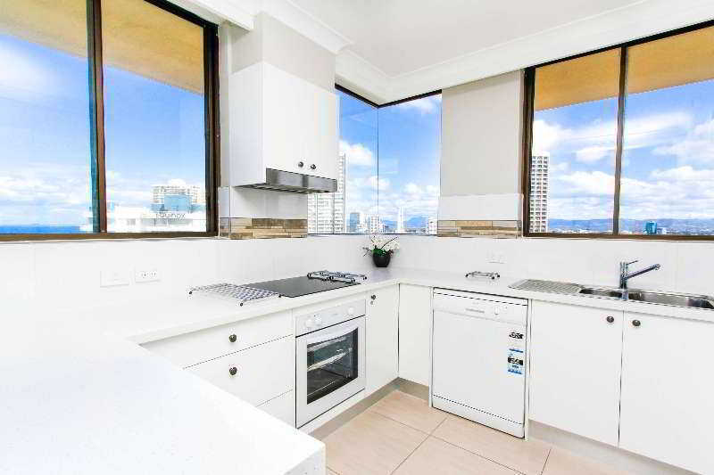 Capricorn One Beachside Holiday Apartments - Official Гоулд Коуст Екстериор снимка